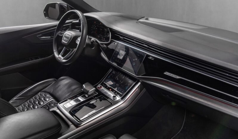 
								Audi RS Q8 full									