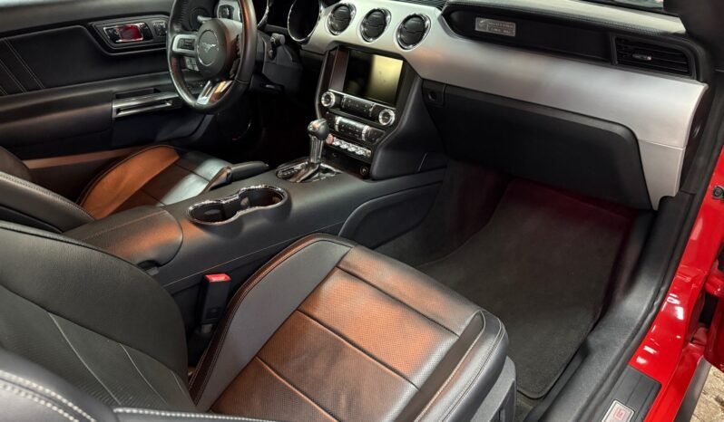 
								Ford Mustang GT Coupé 5.0 V8 full									