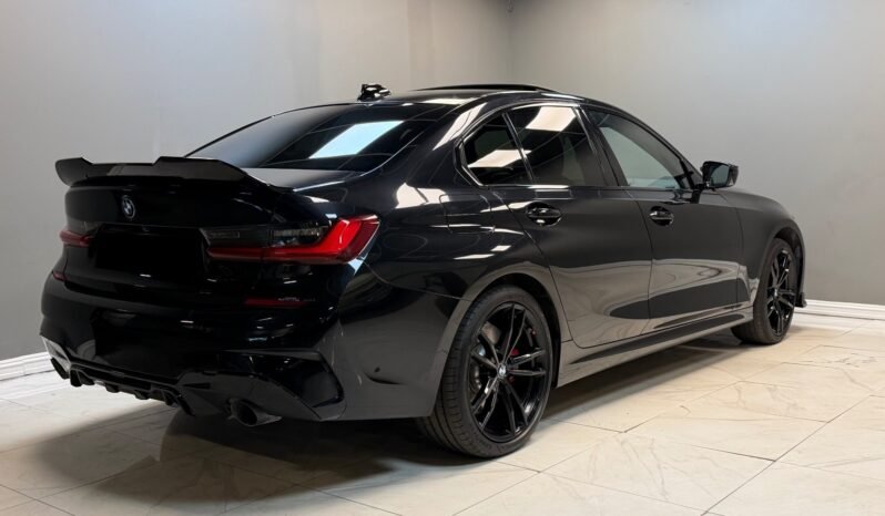 
								BMW 330e xDrive M-Sport full									