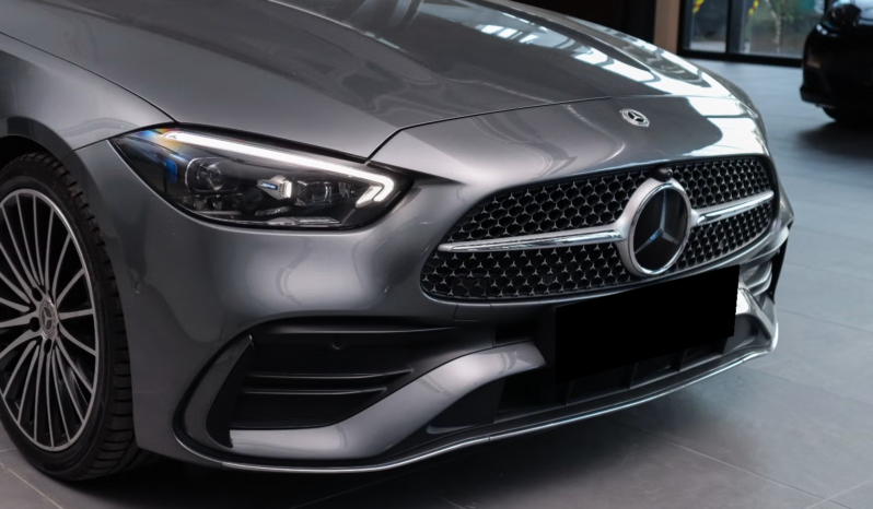 
								Mercedes-Benz C 220 d 4MATIC AMG Sport full									