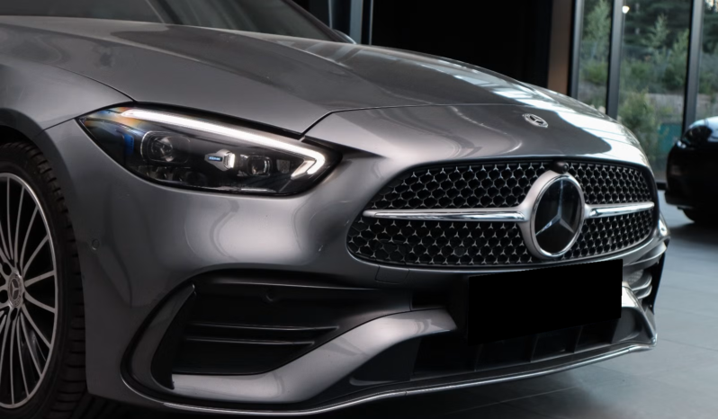 
								Mercedes-Benz C 220 d 4MATIC AMG Sport full									