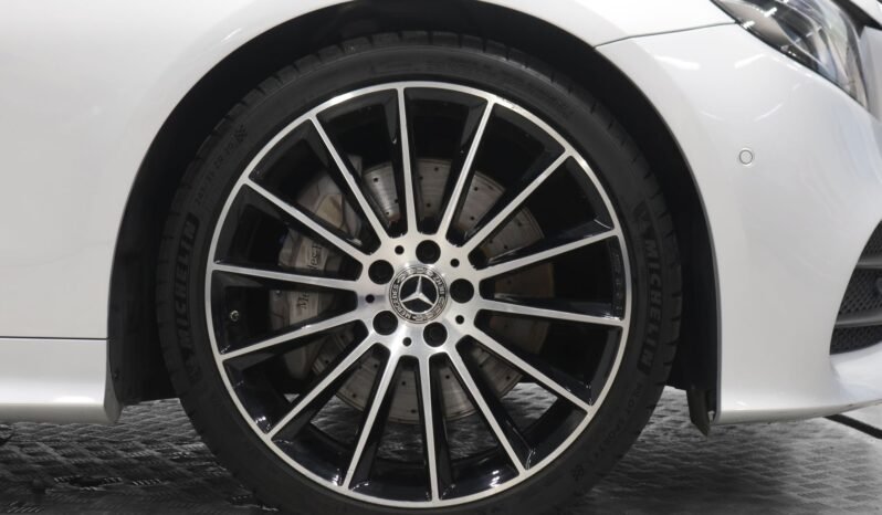 
								Mercedes-Benz E 300 AMG full									