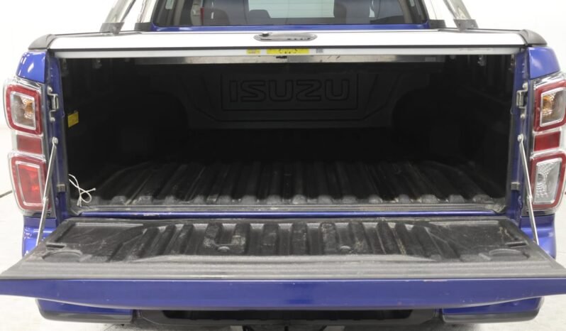 
								Isuzu D-Max Double Cab full									