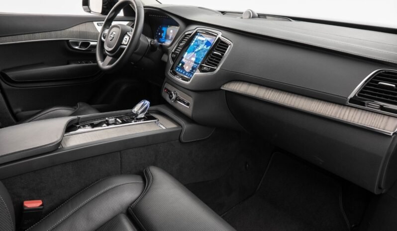 
								Volvo XC90 T8 Ultimate Dark Edition full									