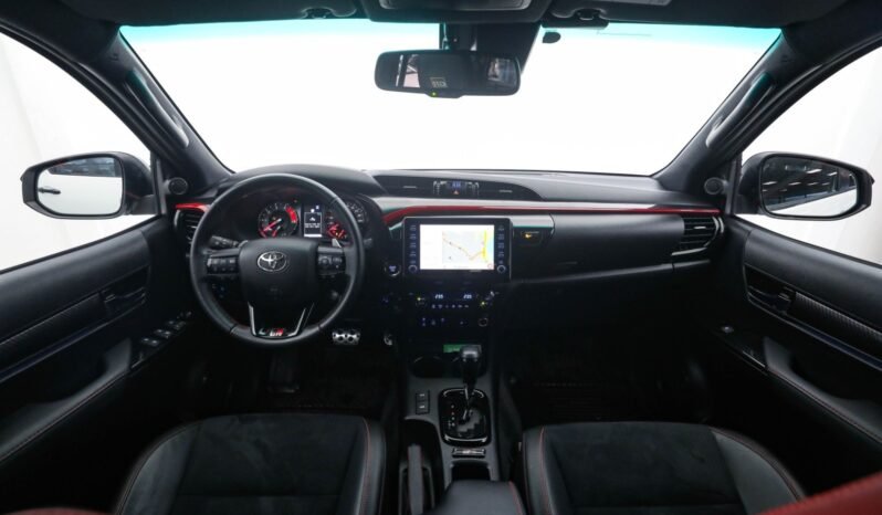 
								Toyota HiLux 2.8 D-4D 204 ch D-Cab 4WD GR Sport full									
