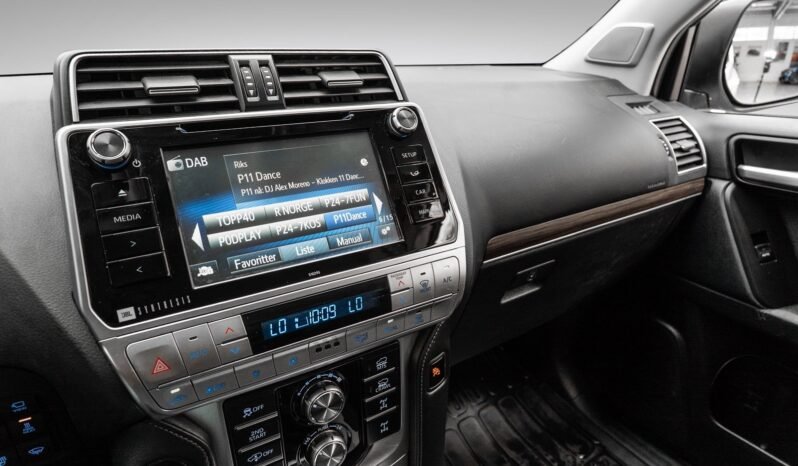 
								Toyota Land Cruiser 150 VX – 177 ch full									