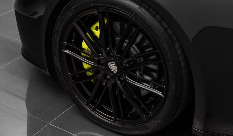 
								Porsche Panamera E-Hybrid SportDesign full									