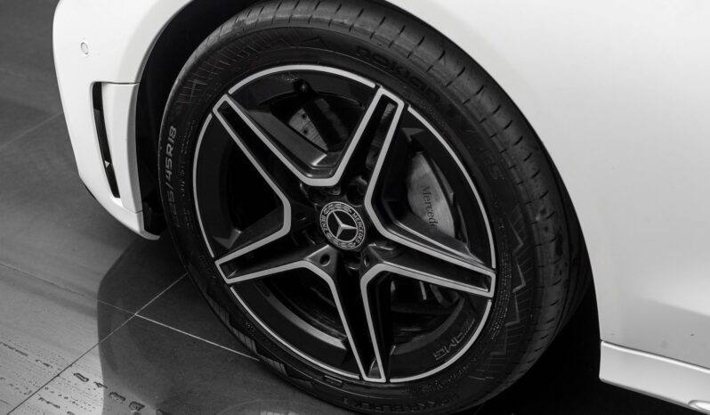 
								Mercedes-Benz C300 de 2x AMG full									