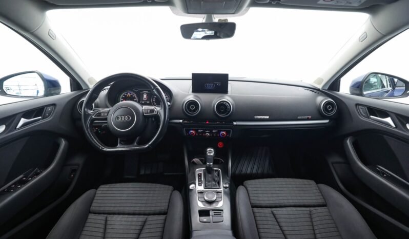 
								Audi A3 Sportback e-tron full									