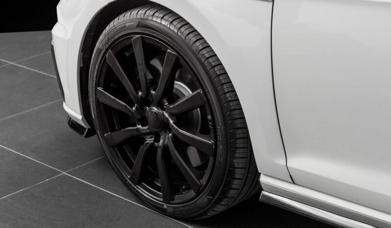 
								Volkswagen Golf VII Facelift R full									