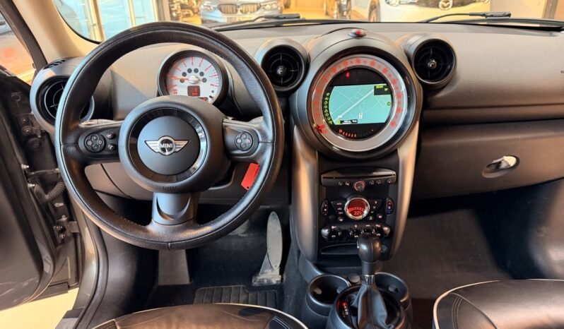 
								MINI Countryman Cooper ALL4 full									