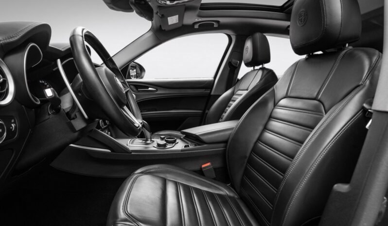 
								Alfa Romeo Stelvio 2.0 Turbo 280 ch Super AWD full									