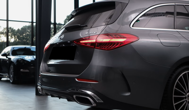 
								Mercedes-Benz C 220 d 4MATIC AMG Sport full									