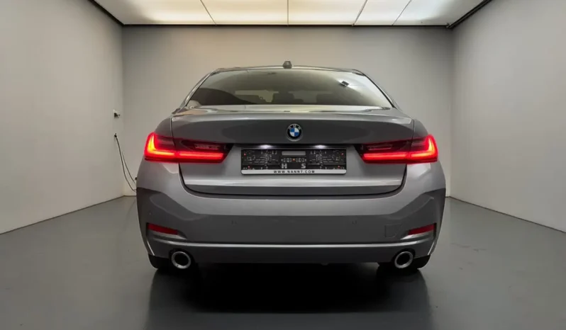 
								BMW 320d Limousine xDrive Shadow-Line full									