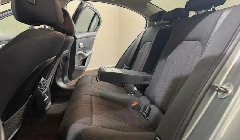 
								BMW 320d Limousine xDrive Shadow-Line full									