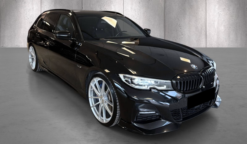 
								BMW 330e xDrive Touring M Sport full									