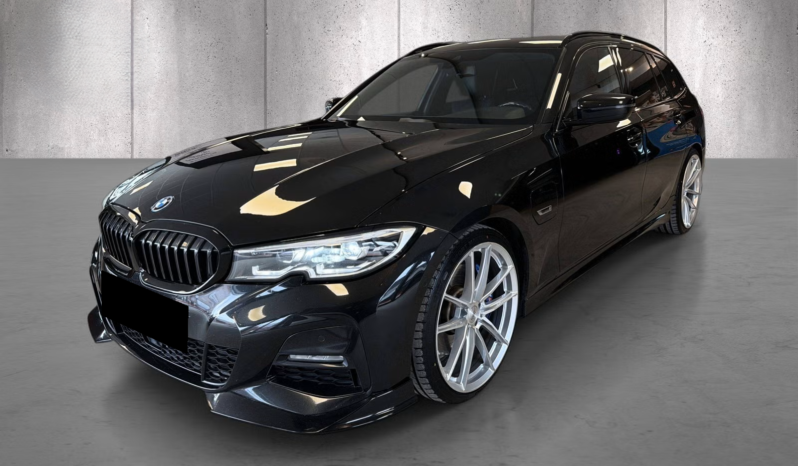 
								BMW 330e xDrive Touring M Sport full									