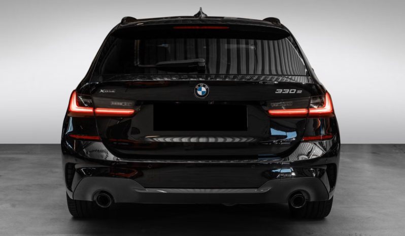 
								BMW 330e xDrive M Sport full									