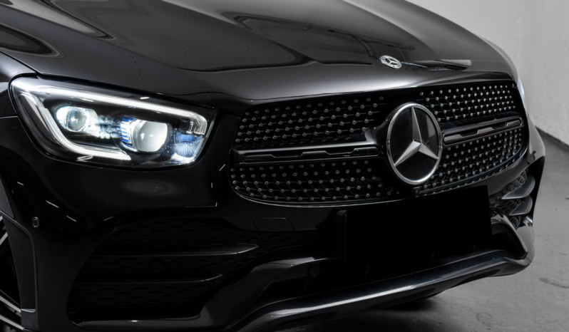 
								Mercedes-Benz GLC 300 e 4MATIC Coupé Premium Plus full									