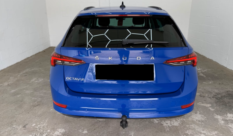 
								Škoda Octavia Combi Ambition full									