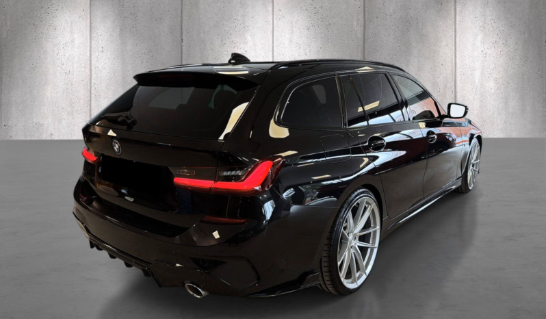 
								BMW 330e xDrive Touring M Sport full									