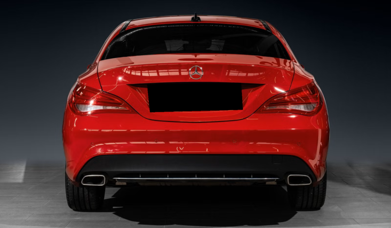 
								Mercedes-Benz CLA 180 Automatique full									