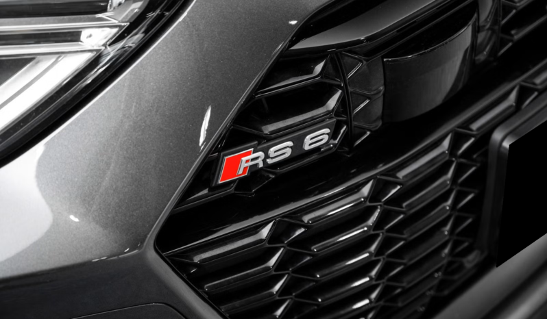 
								Audi RS6 Avant 4.0 TFSI quattro full									