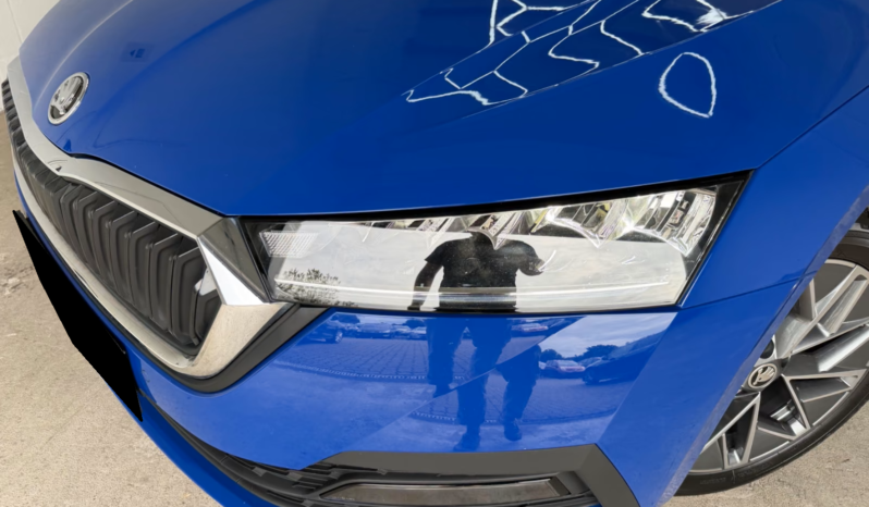
								Škoda Octavia Combi Ambition full									